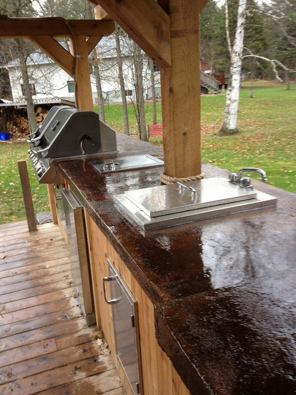 Outdoor Kitchen